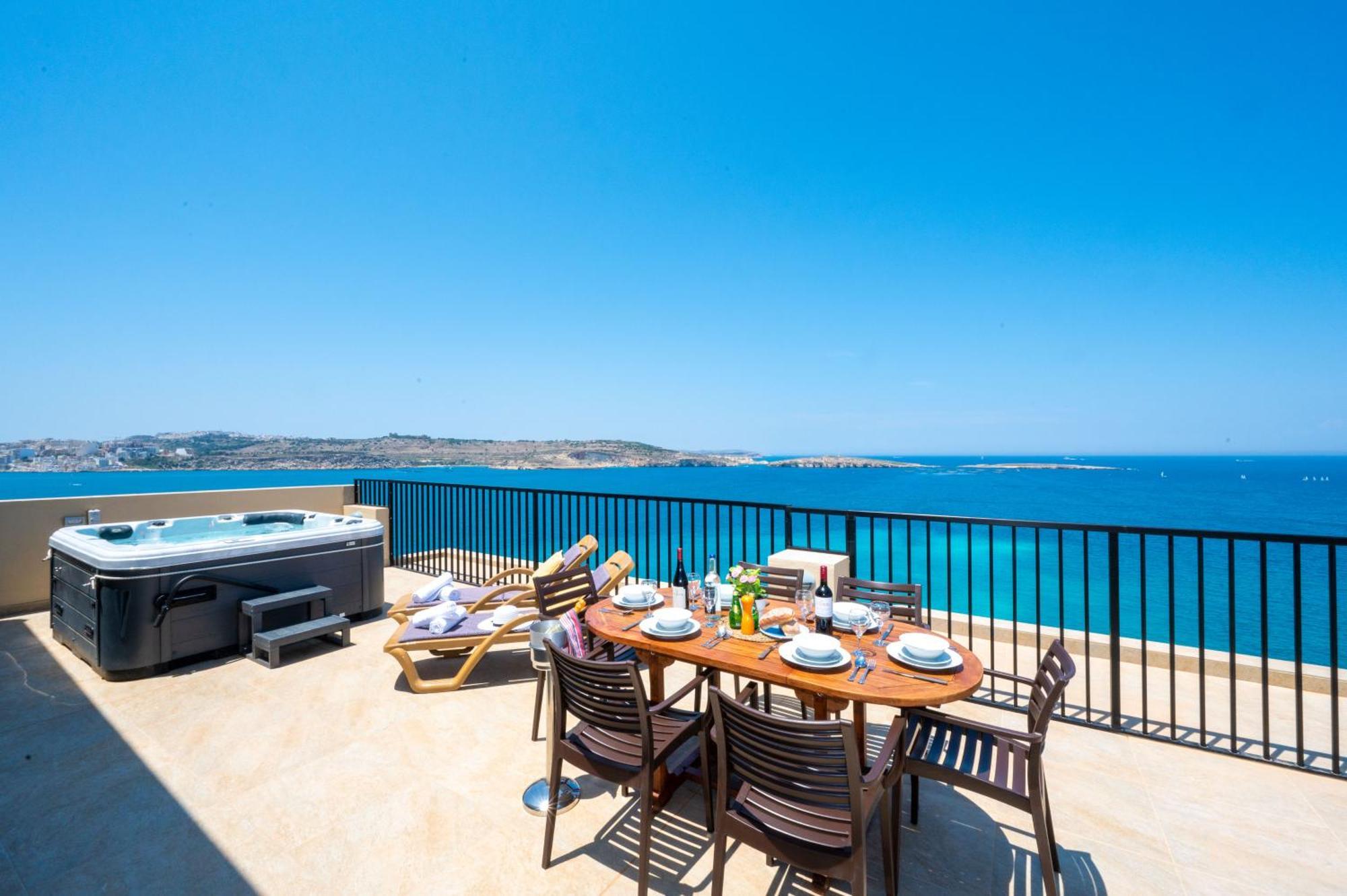 Islet Promenade Seafront Penthouse: Breathtaking Views & Private Hot Tub Apartment St. Paul's Bay Exterior photo