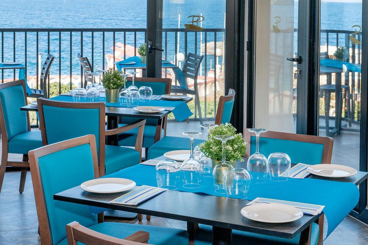 Islet Promenade Seafront Penthouse: Breathtaking Views & Private Hot Tub Apartment St. Paul's Bay Exterior photo